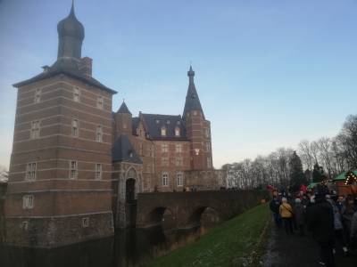 05.12.2019  Besuch des Weihnachtsmarktes an Schloss Merode.
